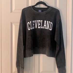 CLEVELAND cropped sweater
